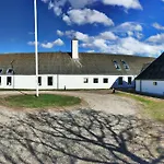 Hvideklit 4*
